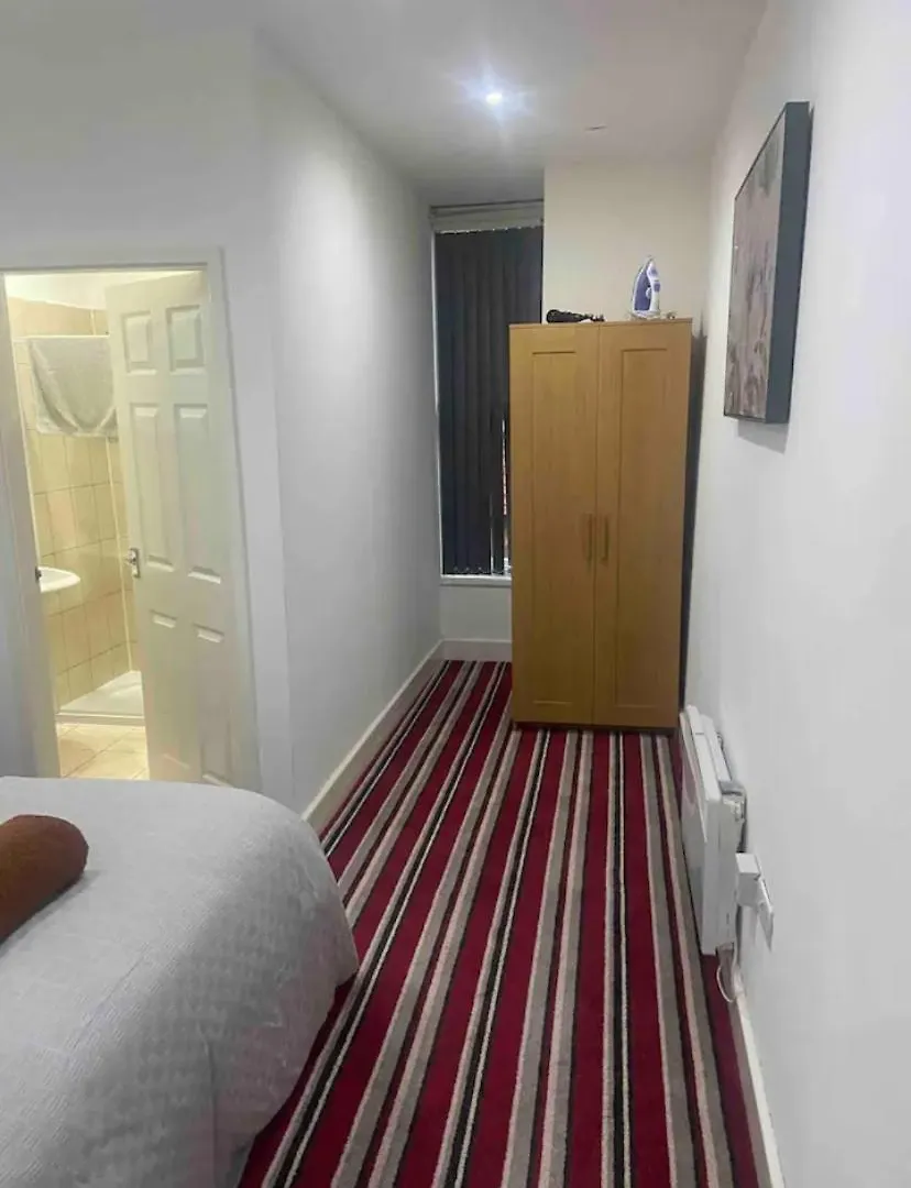 *Cosy 1 Bedroom Apt Nxt To Roundhay And Centre * 리즈 0*,  영국